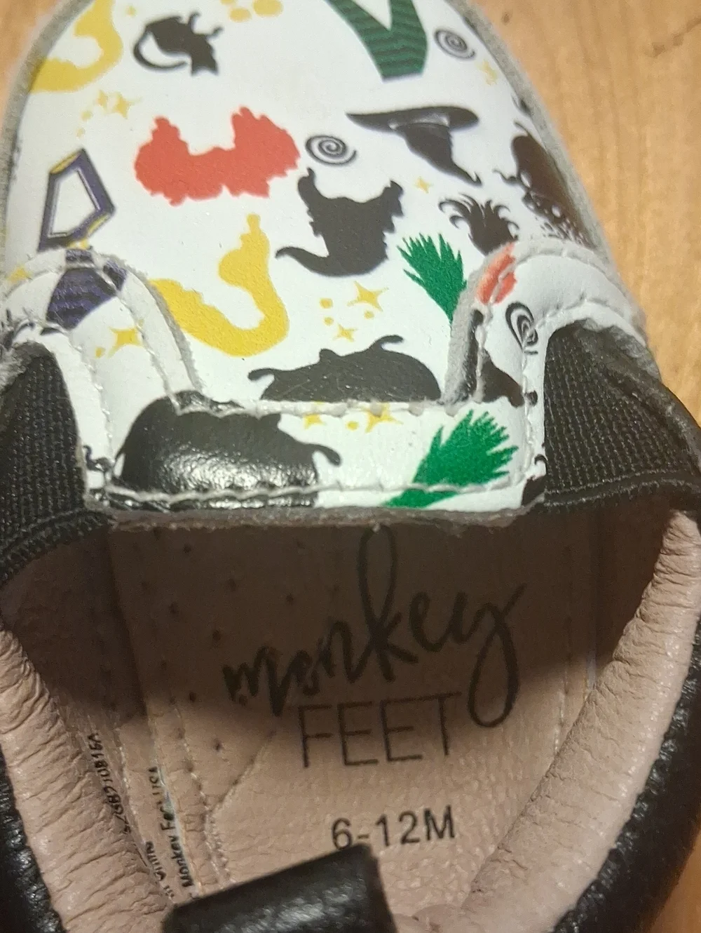 Monkey Feet Kids White Magic-Themed Slip-On Shoes Size 6-12 Mo.